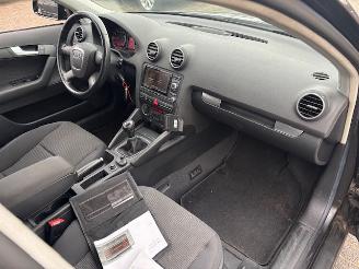 Audi A3 1.6 FSI 5-drs clima picture 11