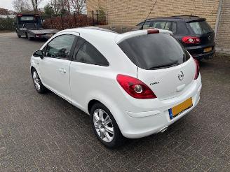 Opel Corsa 1.4 16v Color Edition airco picture 4