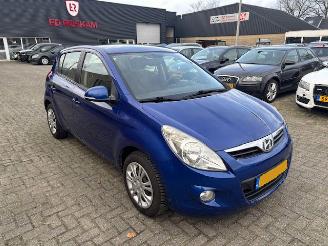 Damaged car Hyundai I-20 1.2i Motion 5-drs airco NAP 2011/10