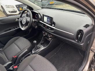 Kia Picanto 1.0 Comfort Plus Line Navigator picture 10
