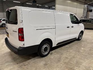 Toyota Proace 2.0 D-4D Navigator Long 3-pers picture 2