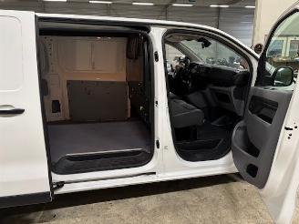 Toyota Proace 2.0 D-4D Navigator Long 3-pers picture 8
