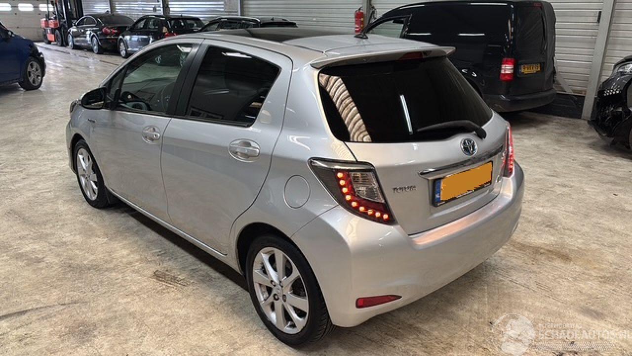 Toyota Yaris 1.5 Full Hybrid Dynamic Pano