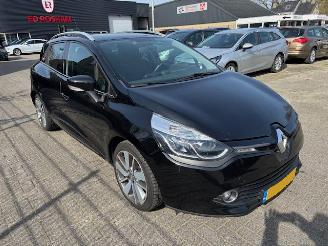 skadebil auto Renault Clio 0.9 TCE Nicht & Day 2015/4