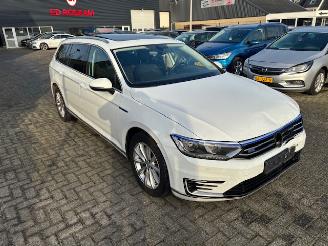 Schadeauto Volkswagen Passat 1.4 Tsi GTE Connected Series Pano Nap 2016/12