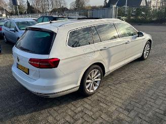 Volkswagen Passat 1.4 Tsi GTE Connected Series Pano Nap picture 3