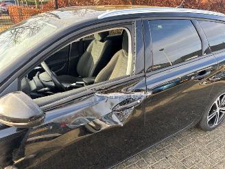 Peugeot 308 1.6 HDI Executive Pack Pano picture 8