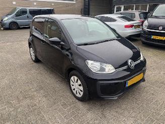 krockskadad bil auto Volkswagen Up! 1.0 5-drs Move Up! airco 2019/7
