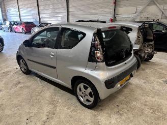 Peugeot 107 2 x 107  airco  km 73.956 en km 77.119 picture 14