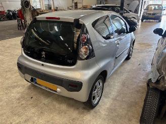 Peugeot 107 2 x 107  airco  km 73.956 en km 77.119 picture 16