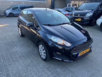 krockskadad bil auto Ford Fiesta 1.25  5-drs airco 2013/1