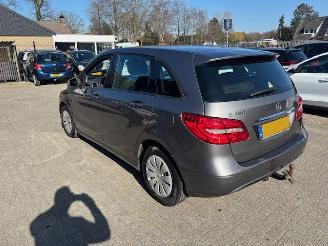 Vaurioauto  passenger cars Mercedes B-klasse 180 CDI Edition Automaat 2013/4