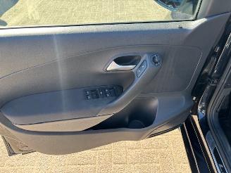 Volkswagen Polo 1.2 Life 5-drs Highline picture 17