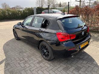 Unfallwagen BMW 1-serie 118I  5-drs automaat 2018/9