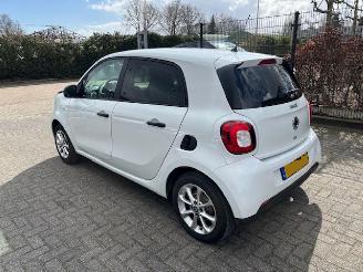 Damaged car Smart Forfour 1.0 Pure  airco Nap 2017/4
