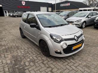 Vaurioauto  passenger cars Renault Twingo 1.2 16v Dynamic  airco 2013/2