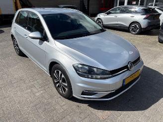 Vaurioauto  passenger cars Volkswagen Golf 1.0 TSI Comfort 2019/2