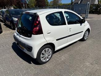 Peugeot 107 1.0 5-drs airco Nap picture 6