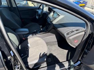 Ford Focus 1.0 Titanium Edition picture 10