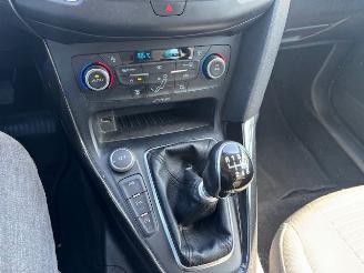 Ford Focus 1.0 Titanium Edition picture 15