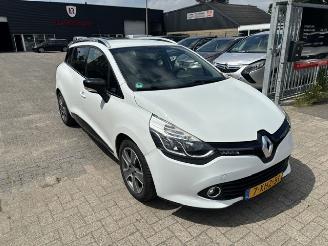 krockskadad bil auto Renault Clio 0.9 TCe Night&Day 2014/8