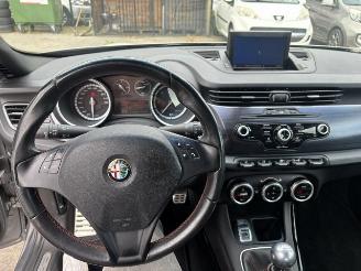 Alfa Romeo Giulietta 1.6 JTD Distinctive picture 16