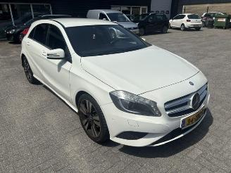 damaged passenger cars Mercedes A-klasse 180 Ambition 2012/11