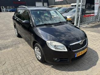 Schadeauto Skoda Fabia 1.6 16v Clima NAP 2009/10