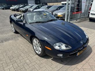 Damaged car Jaguar Xk-8 4.0 V8 Convertible  Automaat 2002/4