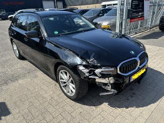 skadebil auto BMW 3-serie 318i Automaat NW Model 2022/12