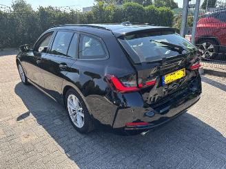 skadebil auto BMW 3-serie 318i NW MODEL Automaat Nap 2022/12