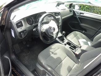 Volkswagen Golf 1.0 TSI picture 8