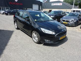 damaged passenger cars Ford Focus 1.5 TDCI LEASE EDITION 2017/8