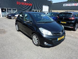 uszkodzony samochody osobowe Toyota Yaris 1.3 VVT-I ASPIRATION 2014/9