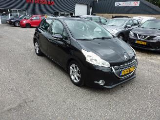 Coche accidentado Peugeot 208 1.4 e-HDI BLUE LEASE 2012/7
