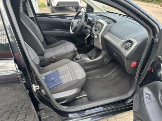 Peugeot 108 1.0 e-VTI 5-drs Airco picture 12