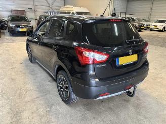 Voiture accidenté Suzuki SX4 1.6 S-Cross Exec. automaat Pano 2016/6