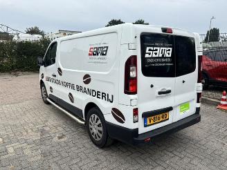 skadebil bedrijf Renault Trafic 1.6 DCI 145pk  3-pers Luxe Energy  airco 2018/6