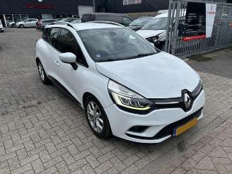damaged passenger cars Renault Clio 0.9 TCe Intens clima navi 2017/8