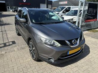 Auto incidentate Nissan Qashqai 1.6 Tekna Pano NAP 2016/1