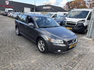Vaurioauto  passenger cars Volvo V-50 2.0 BUSINESS PRO ED. 2011/7