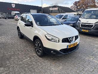 Vaurioauto  passenger cars Nissan Qashqai 1.6 360 2013/3