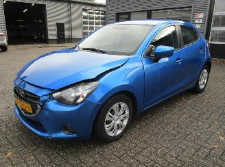 damaged passenger cars Mazda 2 1.5 SKYACTIV-G TS 2016/1