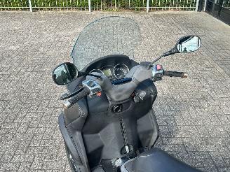 Piaggio MP3 250 LT picture 12