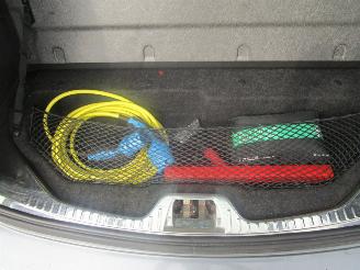 Damaged car Volvo V-60 2.4 D5 Twin Engine Lease Hydrid automaat 2016/11