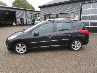 Peugeot 207 SW 1.6 VTI Premiere picture 7