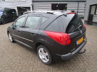 Peugeot 207 SW 1.6 VTI Premiere picture 2