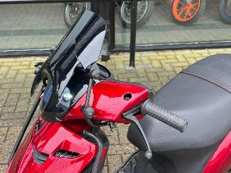 Piaggio  Zip Iget picture 9