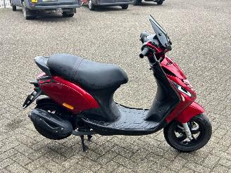 Piaggio  Zip Iget picture 6