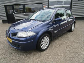Vaurioauto  passenger cars Renault Mégane 1.6-16V Tech Line LPG 2007/11